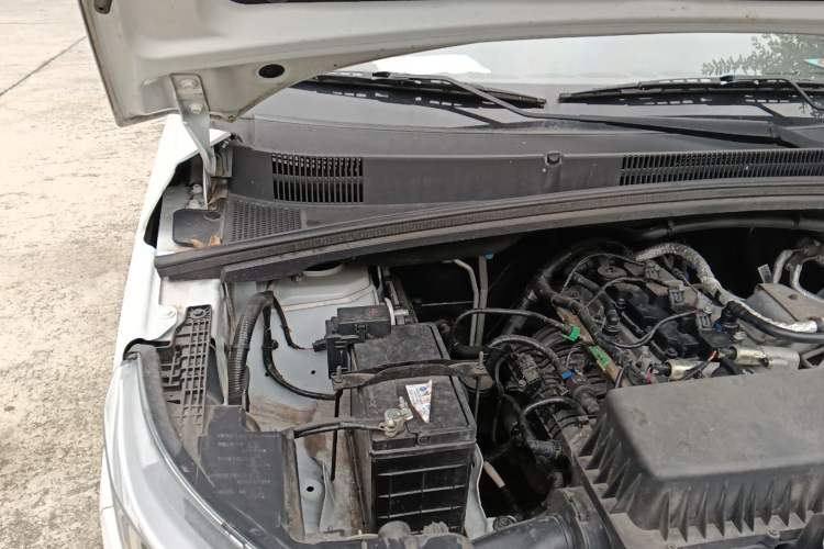 Used Wuling Zhengcheng 2021 1.5T Manual Luxury Version Engine Bay Right