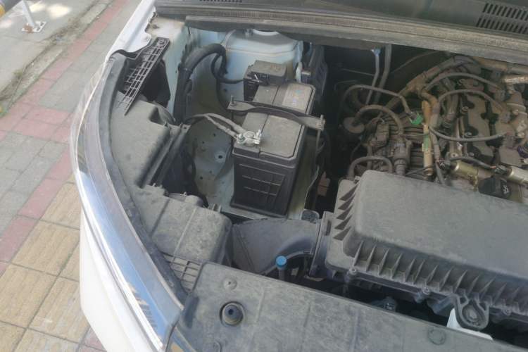 Used Wuling Zhengcheng 2021 1.5T Manual Luxury Version Engine Bay Right
