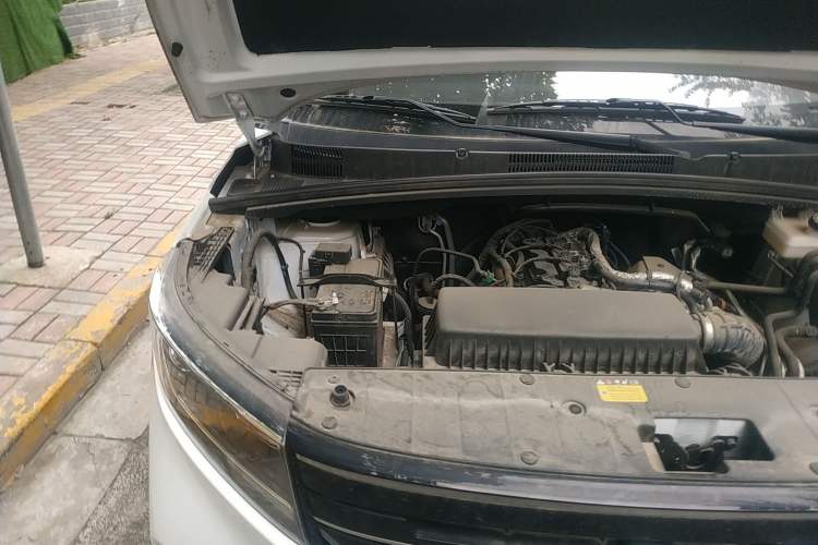 Used Wuling Zhengcheng 2021 1.5T Manual Luxury Version Engine Bay Right