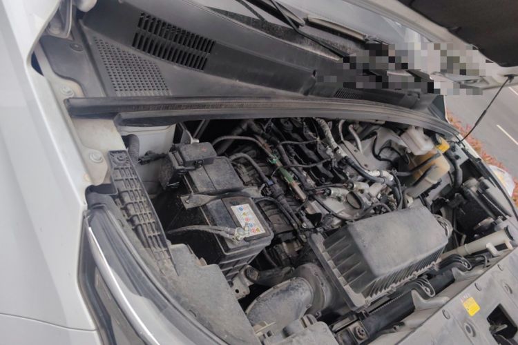 Used Wuling Zhengcheng 2021 1.5T Manual Luxury Commercial Vehicle Engine Bay Right