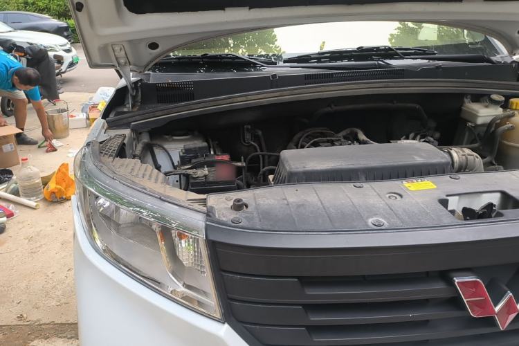 Used Wuling Zhengcheng 2021 1.5T Manual Comfort Version Engine Bay Right