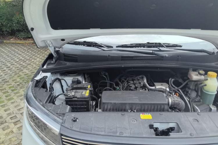 Used Wuling Zhengcheng 2021 1.5T Manual Comfort Version Engine Bay Right
