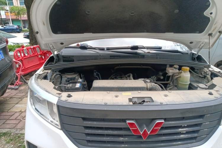 Used Wuling Zhengcheng 2021 1.5T Manual Comfort Version Engine Bay Right
