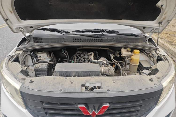 Used Wuling Zhengcheng 2021 1.5T Manual Comfort Version Engine Bay