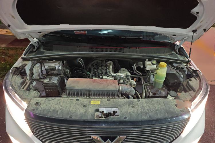 Used Wuling Zhengcheng 2021 1.5T Manual Luxury Version Engine Bay