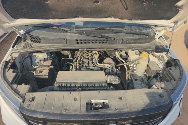 Used Wuling Zhengcheng 2021 1.5T Manual Luxury Version Engine Bay