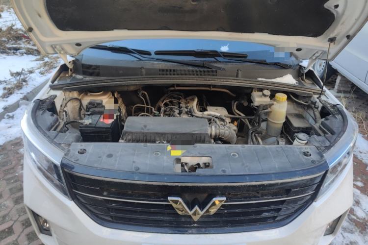 Used Wuling Zhengcheng 2021 1.5T Manual Luxury Version Engine Bay