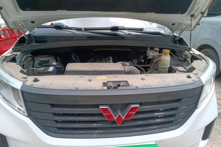 Used Wuling Zhengcheng 2021 1.5T Manual Comfort Version Engine Bay