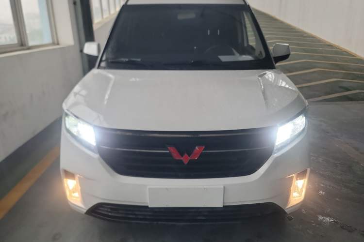 Used Wuling Zhengcheng 2021 1.5T Manual Luxury Version Exterior 1