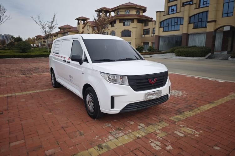 Used Wuling Zhengcheng 2021 1.5T Manual Comfort Version with Enclosed Windows Exterior 2