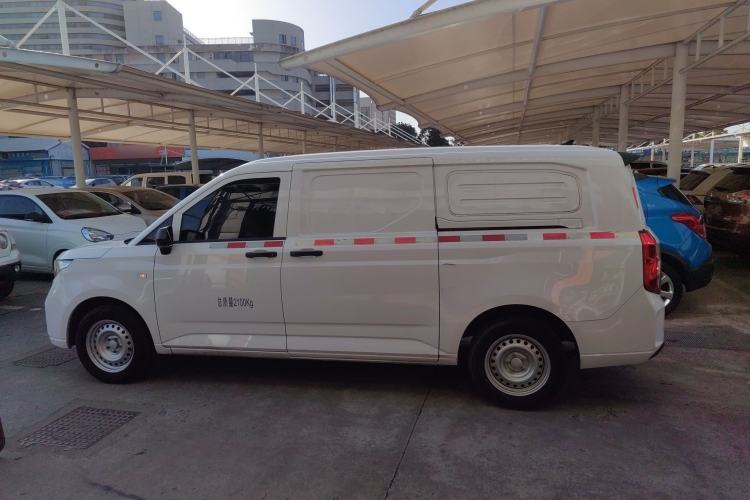 Used Wuling Zhengcheng 2021 1.5T Manual Comfort Version with Enclosed Windows Exterior 3