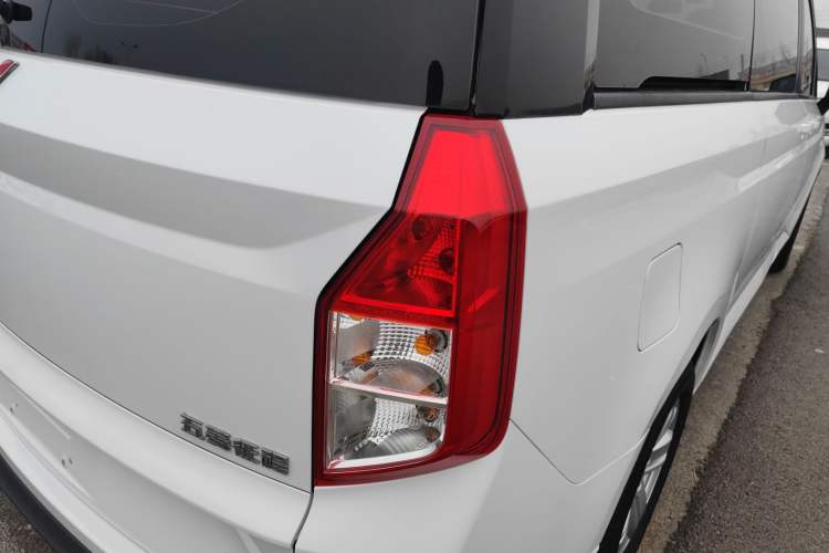 Used Wuling Zhengcheng 2021 1.5T Manual Luxury Version Exterior 3