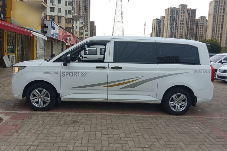 Used Wuling Zhengcheng 2021 1.5T Manual Comfort Version Exterior 3