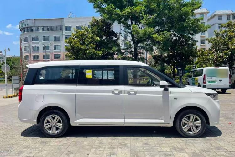 Used Wuling Zhengcheng 2021 1.5T Manual Luxury Version Exterior 3