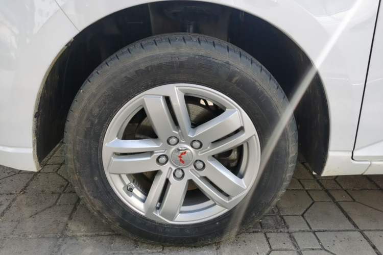 Used Wuling Zhengcheng 2021 1.5T Manual Luxury Version Exterior 4