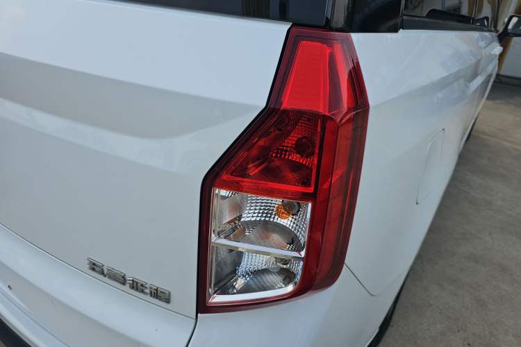 Used Wuling Zhengcheng 2021 1.5T Manual Luxury Version Exterior 6