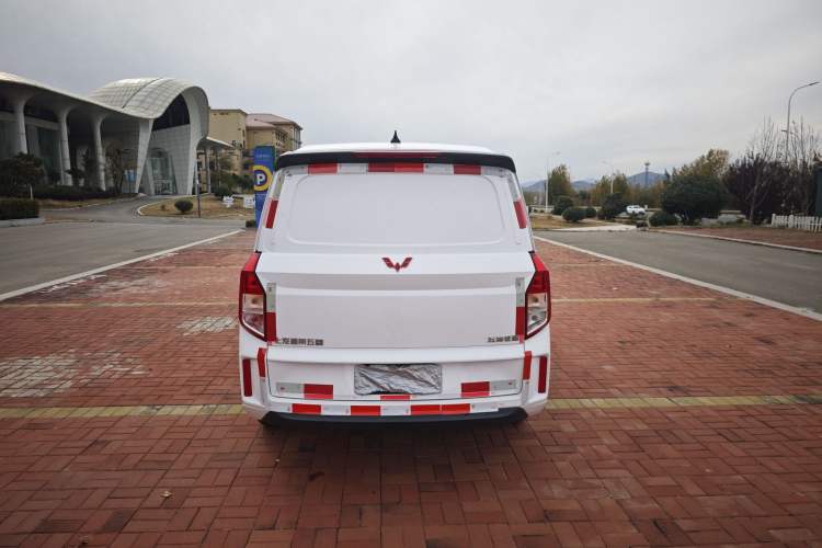 Used Wuling Zhengcheng 2021 1.5T Manual Comfort Version with Enclosed Windows Exterior 6