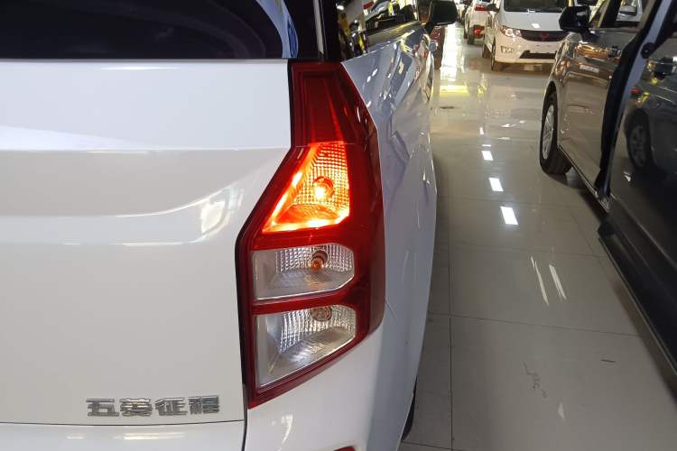 Used Wuling Zhengcheng 2021 1.5T Manual Luxury Version Exterior 6