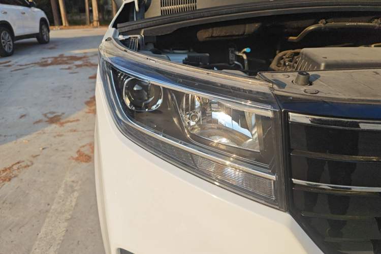Used Wuling Zhengcheng 2021 1.5T Manual Luxury Version Exterior 6
