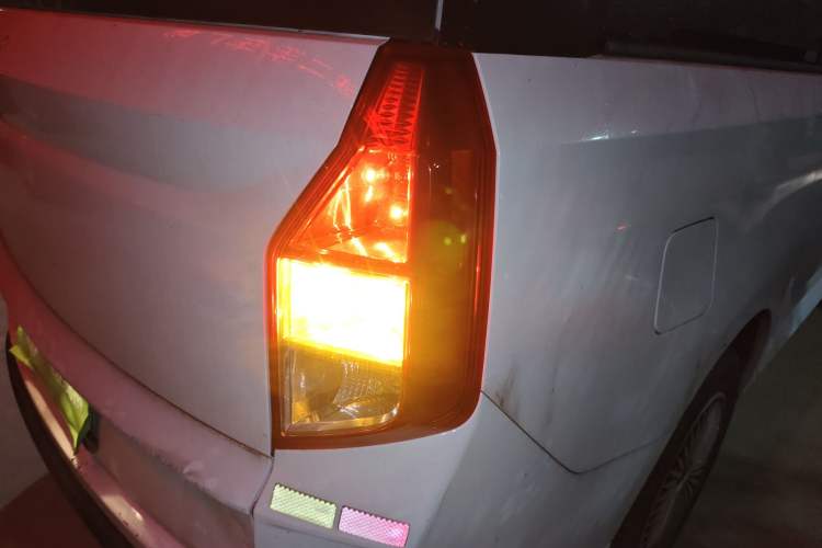 Used Wuling Zhengcheng 2021 1.5T Manual Luxury Version Exterior 6