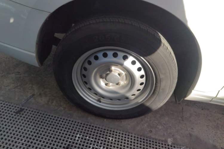 Used Wuling Zhengcheng 2021 1.5T Manual Comfort Version with Enclosed Windows Exterior 8