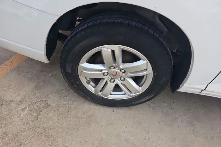 Used Wuling Zhengcheng 2021 1.5T Manual Luxury Version Exterior 8