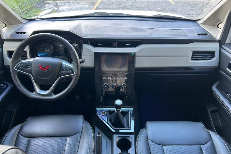 Used Wuling Zhengcheng 2021 1.5T Manual Luxury Version Exterior 9