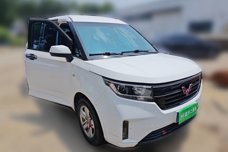 Used Wuling Zhengcheng 2021 1.5T Manual Luxury Version Front Right 45 Deg