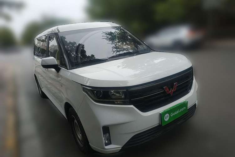 Used Wuling Zhengcheng 2021 1.5T Manual Luxury Version Front Right 45 Deg