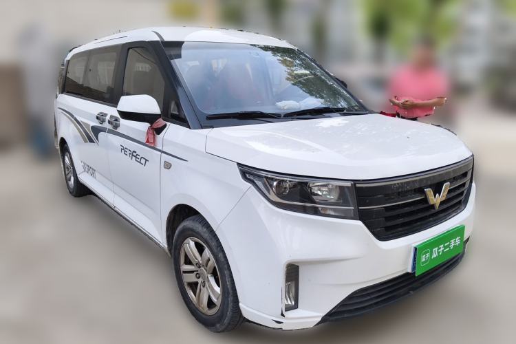 Used Wuling Zhengcheng 2021 1.5T Manual Luxury Version Front Right 45 Deg