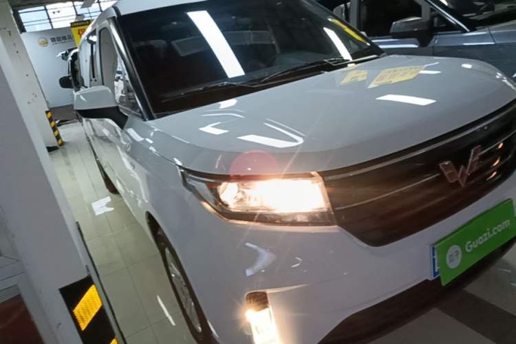 Used Wuling Zhengcheng 2021 1.5T Manual Luxury Version Front Right 45 Deg