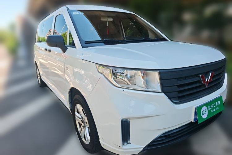 Used Wuling Zhengcheng 2021 1.5T Manual Comfort Version Front Right 45 Deg