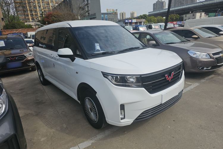 Used Wuling Zhengcheng 2021 1.5T Manual Luxury Version Front Right 45 Deg