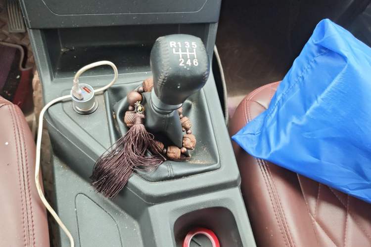 Used Wuling Zhengcheng 2021 1.5T Manual Comfort Version Gear Lever