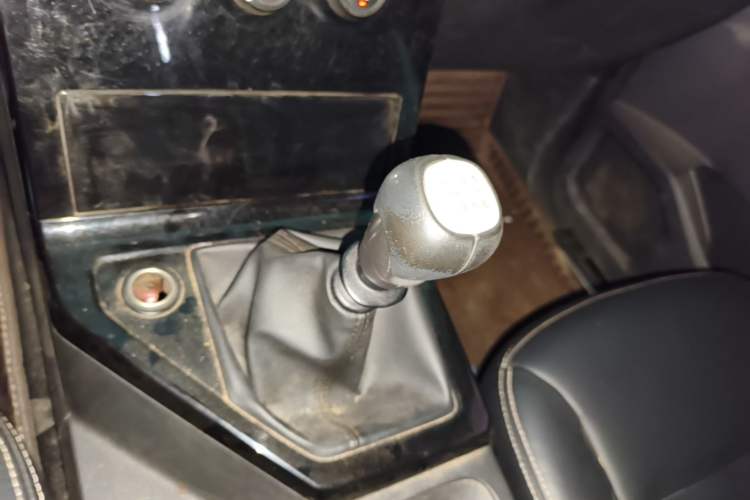 Used Wuling Zhengcheng 2021 1.5T Manual Luxury Version Gear Lever