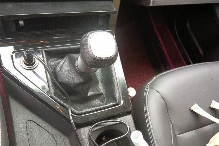 Used Wuling Zhengcheng 2021 1.5T Manual Luxury Version Gear Lever