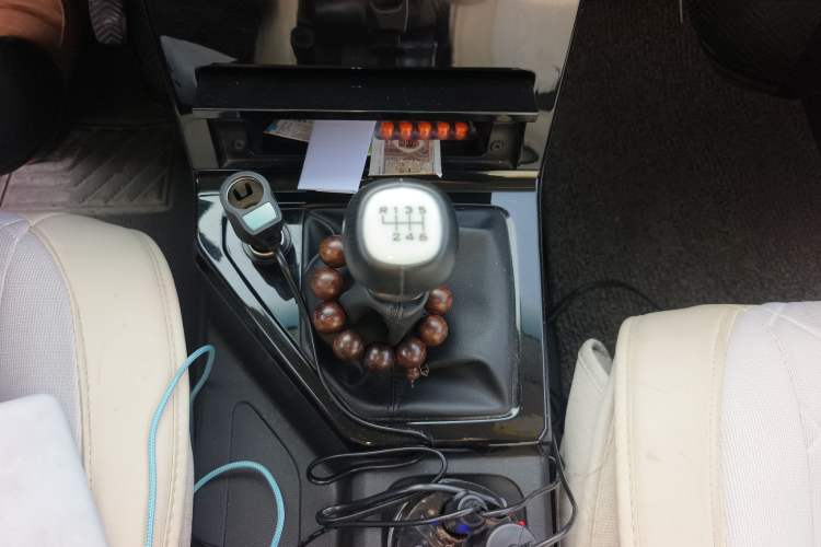 Used Wuling Zhengcheng 2021 1.5T Manual Luxury Version Gear Lever