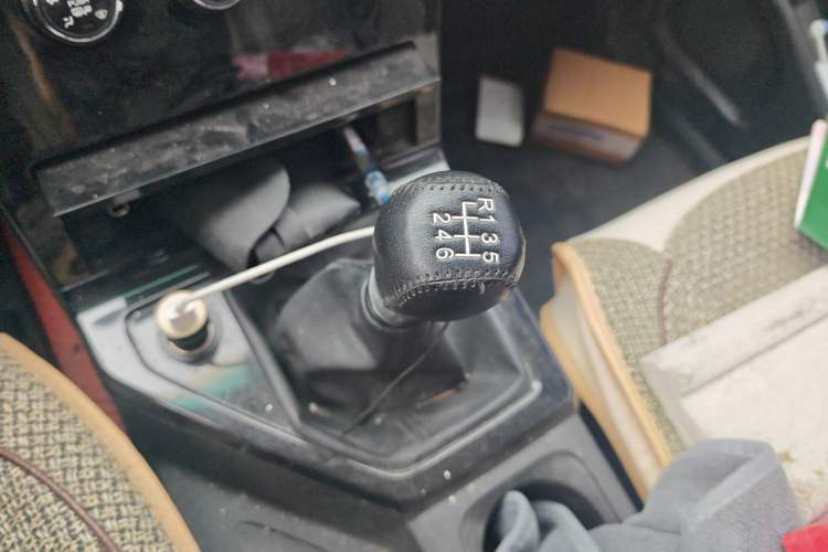 Used Wuling Zhengcheng 2021 1.5T Manual Luxury Version Gear Lever