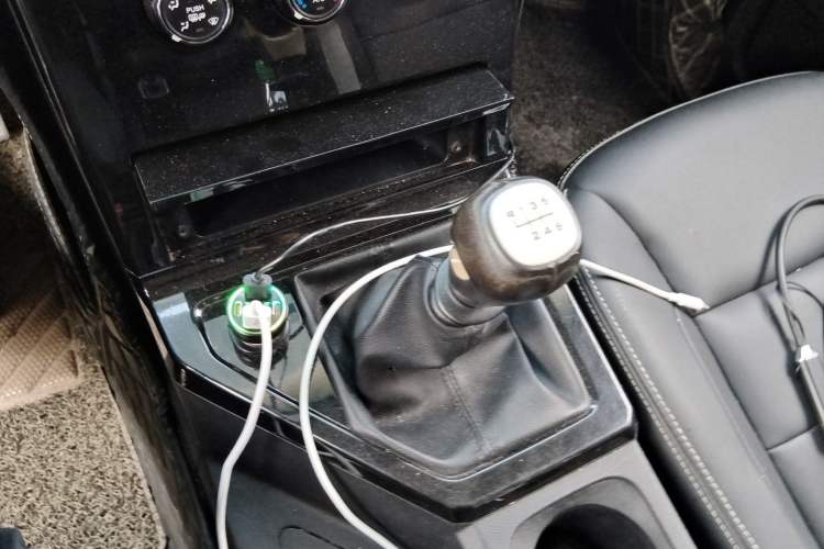 Used Wuling Zhengcheng 2021 1.5T Manual Luxury Version Gear Lever