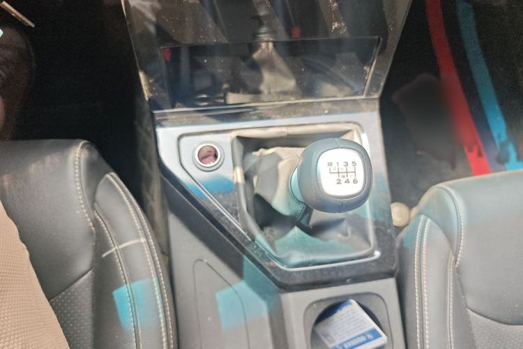 Used Wuling Zhengcheng 2021 1.5T Manual Luxury Version Gear Lever