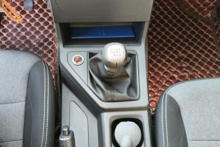 Used Wuling Zhengcheng 2021 1.5T Manual Comfort Version with Enclosed Windows Gear Lever