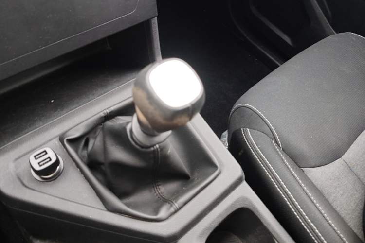 Used Wuling Zhengcheng 2021 1.5T Manual Comfort Version Gear Lever