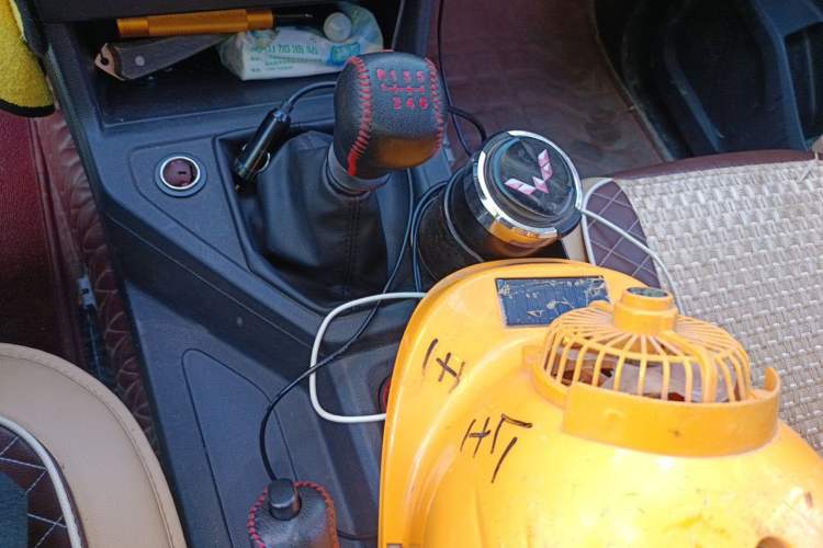 Used Wuling Zhengcheng 2021 1.5T Manual Comfort Version Gear Lever
