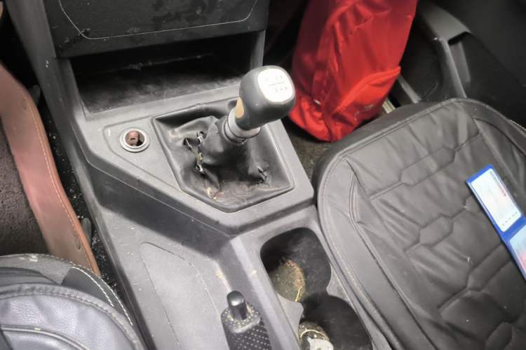 Used Wuling Zhengcheng 2021 1.5T Manual Comfort Version Gear Lever