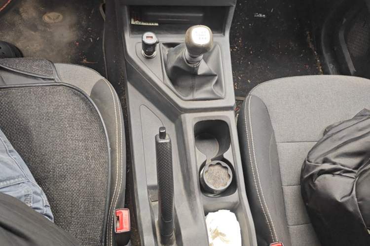 Used Wuling Zhengcheng 2021 1.5T Manual Comfort Version Gear Lever