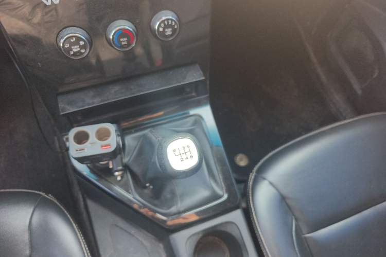 Used Wuling Zhengcheng 2021 1.5T Manual Luxury Version Gear Lever