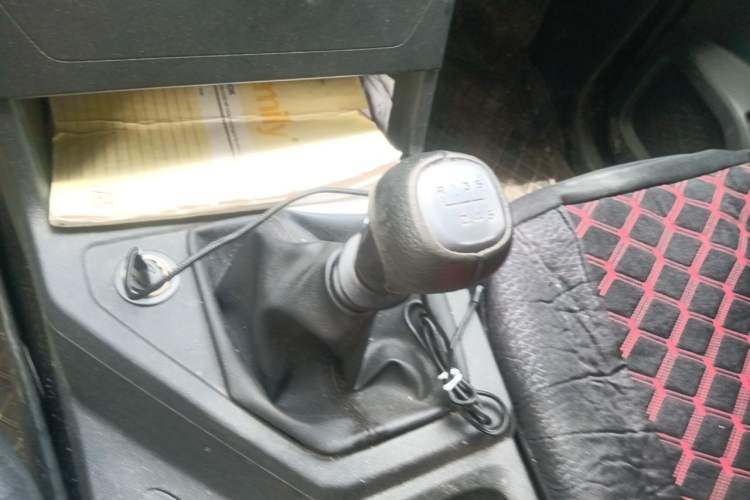 Used Wuling Zhengcheng 2021 1.5T Manual Comfort Version Gear Lever