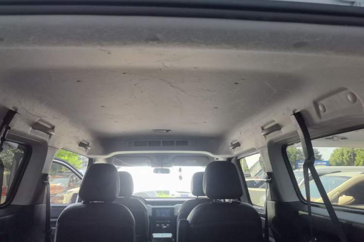 Used Wuling Zhengcheng 2021 1.5T Manual Luxury Version Headliner