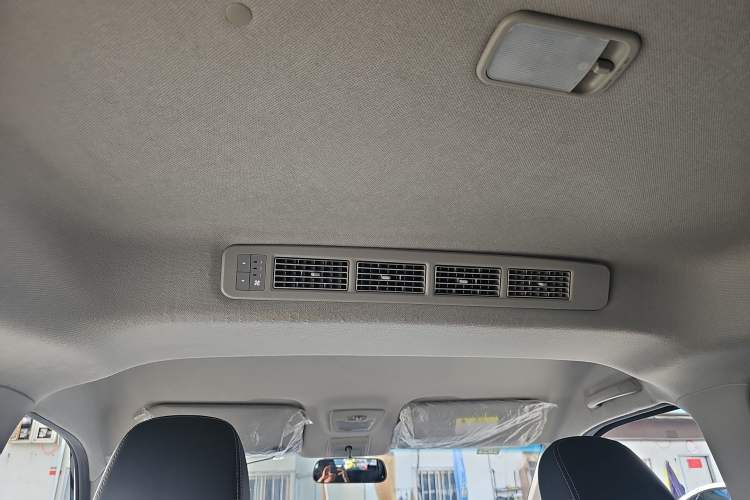 Used Wuling Zhengcheng 2021 1.5T Manual Luxury Version Headliner