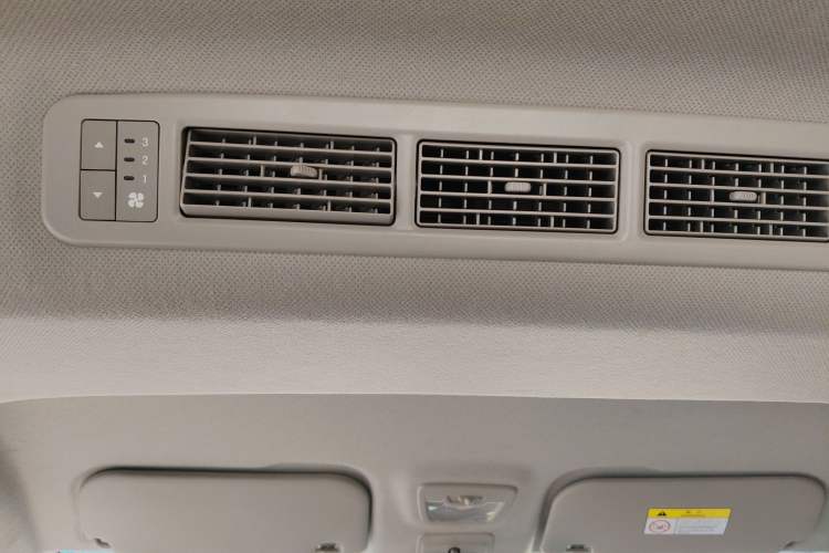 Used Wuling Zhengcheng 2021 1.5T Manual Luxury Version Headliner